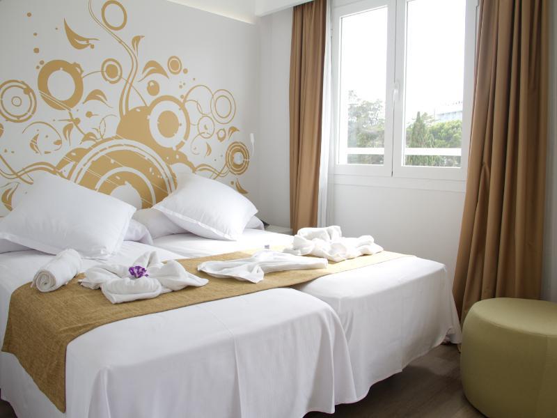 Apartamentos Triton Cala Ratjada  Exterior foto